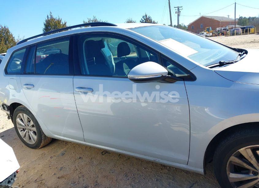 Photo 13 of 2019 Volkswagen Golf SPORTWAGEN 1.8T S (VIN 3VW117AU5KM509395)