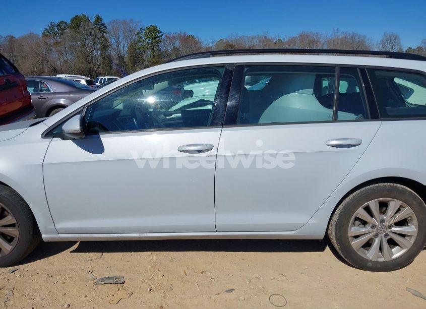 Photo 14 of 2019 Volkswagen Golf SPORTWAGEN 1.8T S (VIN 3VW117AU5KM509395)