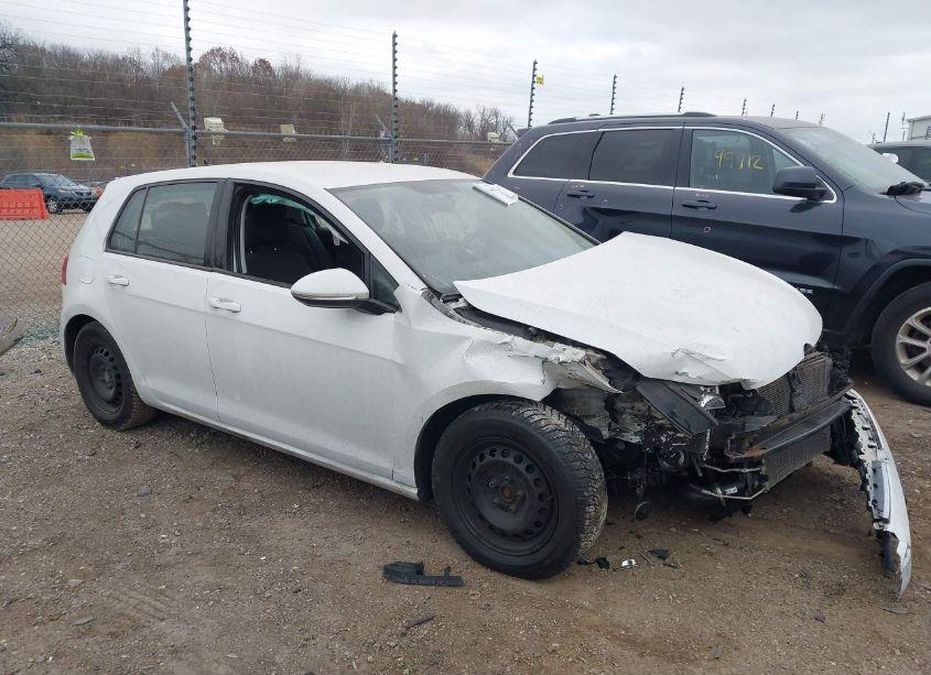 2016 Volkswagen Golf TSI S 4-DOOR (VIN 3VW117AU8GM039323) main photo