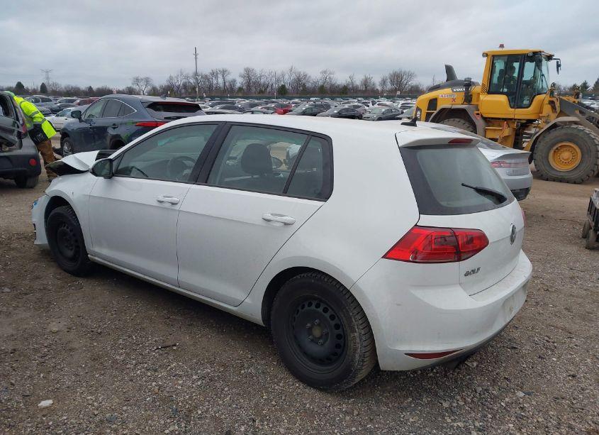 Photo 3 of 2016 Volkswagen Golf TSI S 4-DOOR (VIN 3VW117AU8GM039323)