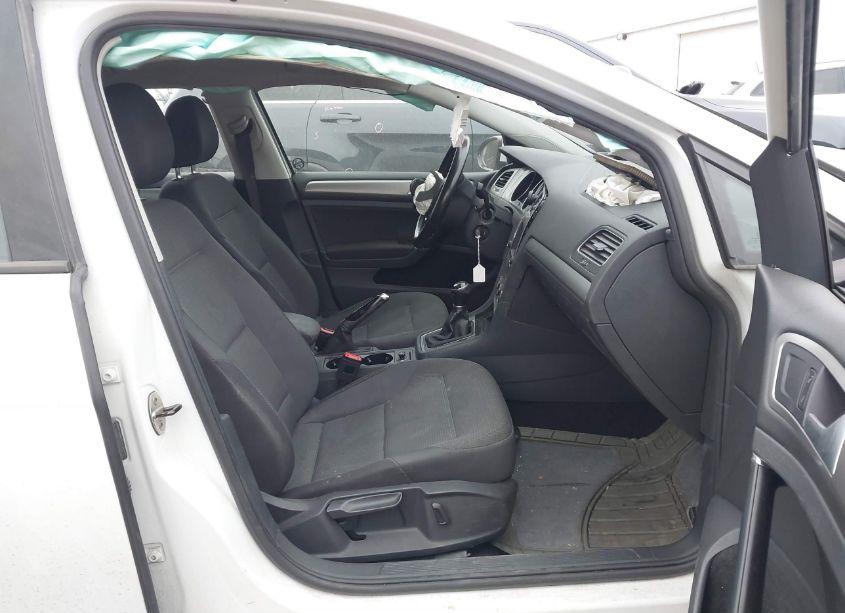 Photo 5 of 2016 Volkswagen Golf TSI S 4-DOOR (VIN 3VW117AU8GM039323)