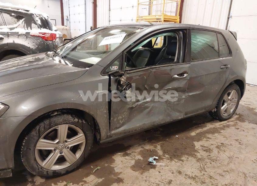 Photo 6 of 2017 Volkswagen Golf TSI S 4-DOOR/TSI WOLFSBURG EDITION 4-DOOR (VIN 3VW117AU8HM068189)