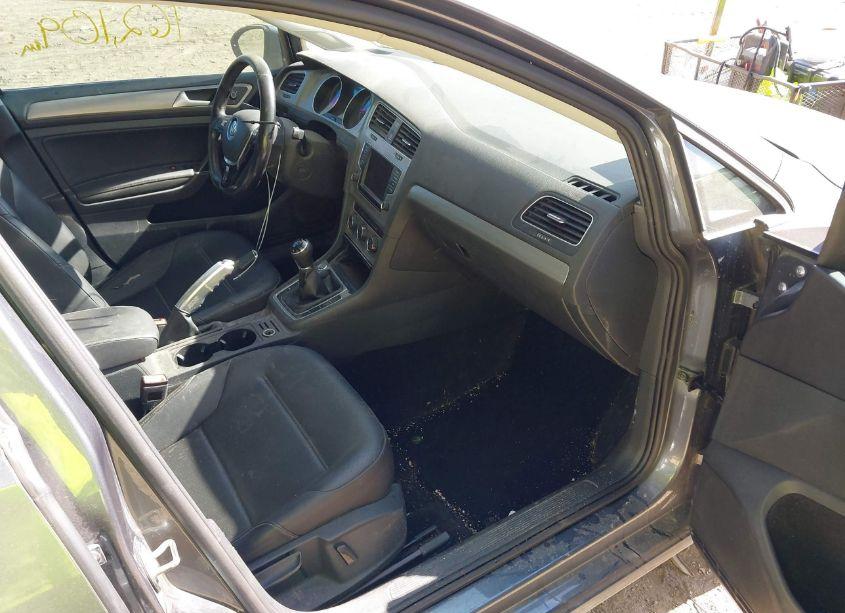 Photo 5 of 2017 Volkswagen Golf TSI S 4-DOOR/TSI WOLFSBURG EDITION 4-DOOR (VIN 3VW117AU9HM074230)