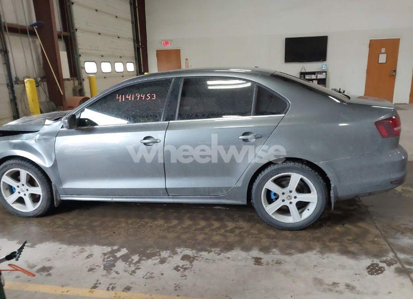 Photo 14 of 2017 Volkswagen Jetta 1.4T S (VIN 3VW167AJ1HM310246)