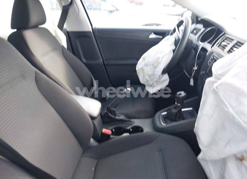 Photo 5 of 2016 Volkswagen Jetta 1.4T S (VIN 3VW167AJ3GM402375)