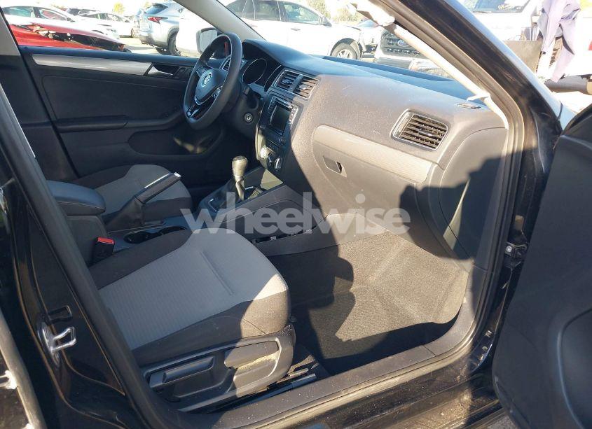 Photo 5 of 2017 Volkswagen Jetta 1.4T S (VIN 3VW167AJ6HM237181)