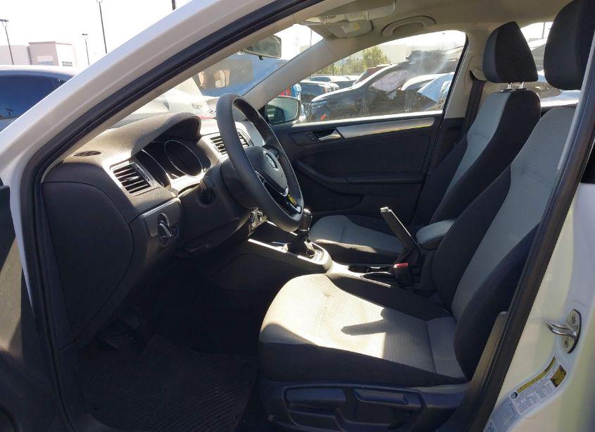 Photo 5 of 2017 Volkswagen Jetta S (VIN 3VW167AJ9HM216762)