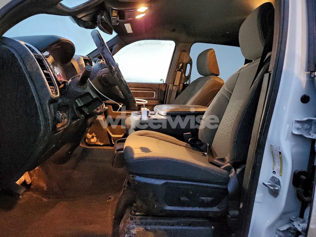 Photo 7 of 2025 RAM 2500 BIG HORN (VIN 3VW1K7AJ0BM042549)