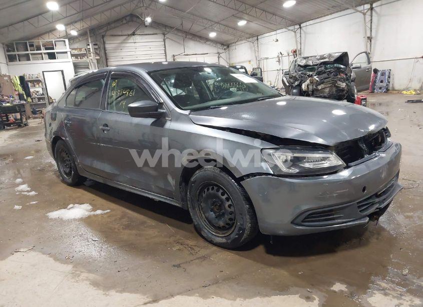 2014 Volkswagen Jetta 2.0L S (VIN 3VW1K7AJ1EM370678) main photo