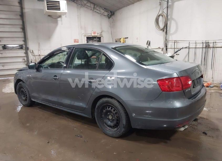 Photo 3 of 2014 Volkswagen Jetta 2.0L S (VIN 3VW1K7AJ1EM370678)