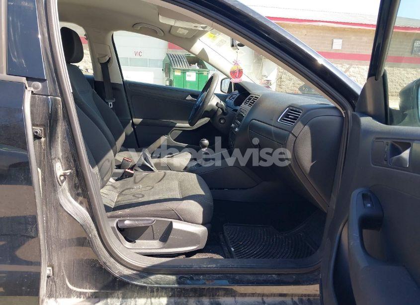 Photo 5 of 2012 Volkswagen Jetta 2.0L S (VIN 3VW1K7AJ2CM336911)