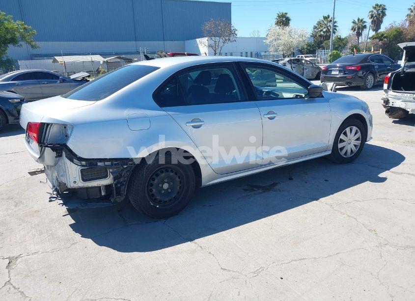 Photo 4 of 2015 Volkswagen Jetta 2.0L S (VIN 3VW1K7AJ2FM316436)
