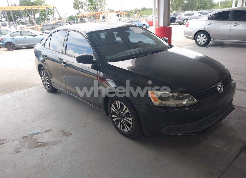 2011 Volkswagen Jetta 2.0L S (VIN 3VW1K7AJ3BM364957) main photo