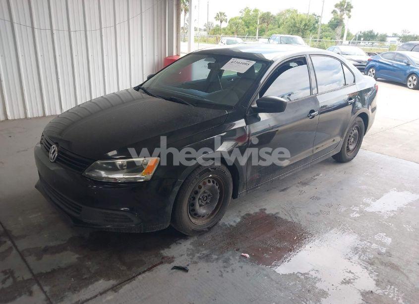 Photo 2 of 2011 Volkswagen Jetta 2.0L S (VIN 3VW1K7AJ3BM364957)