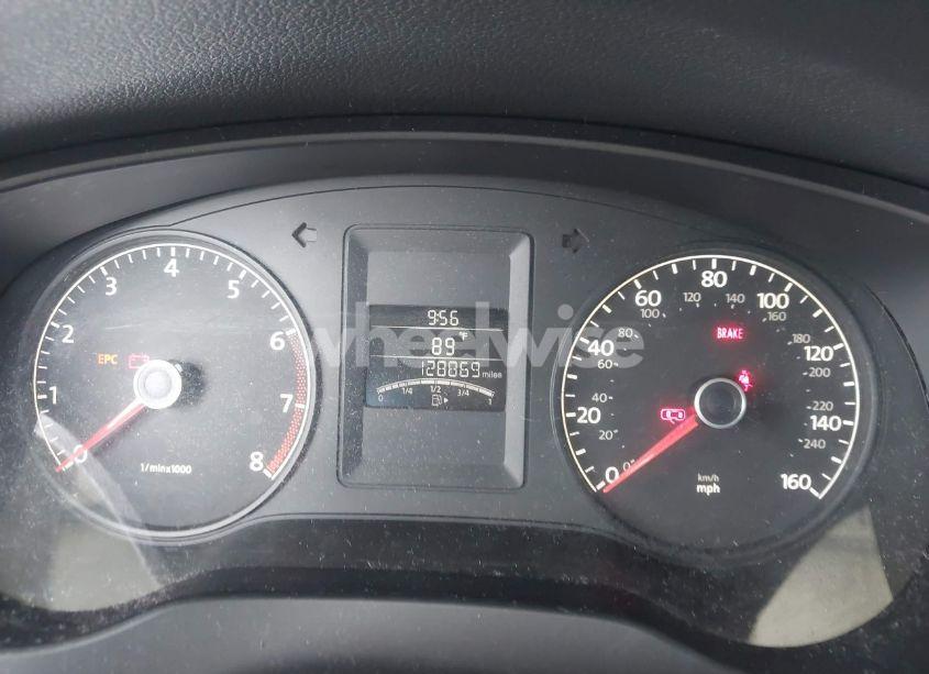 Photo 7 of 2011 Volkswagen Jetta 2.0L S (VIN 3VW1K7AJ3BM364957)