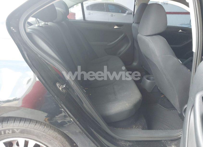 Photo 8 of 2011 Volkswagen Jetta 2.0L S (VIN 3VW1K7AJ3BM364957)