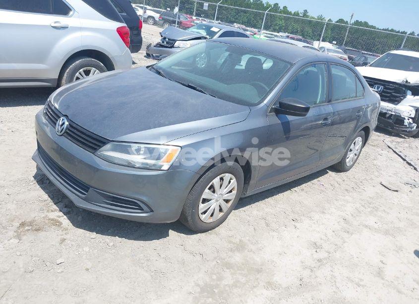 Photo 2 of 2013 Volkswagen Jetta 2.0L S (VIN 3VW1K7AJ3DM382183)