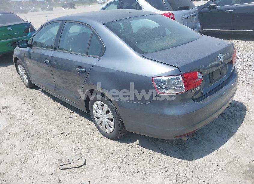 Photo 3 of 2013 Volkswagen Jetta 2.0L S (VIN 3VW1K7AJ3DM382183)