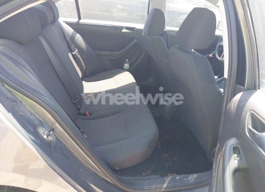 Photo 8 of 2013 Volkswagen Jetta 2.0L S (VIN 3VW1K7AJ3DM382183)