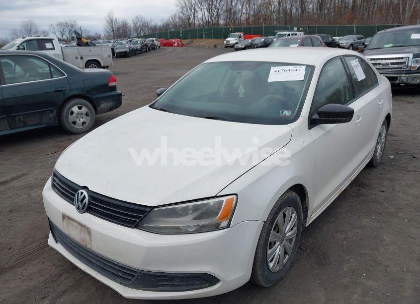 Photo 6 of 2013 Volkswagen Jetta 2.0L S (VIN 3VW1K7AJ3DM389862)