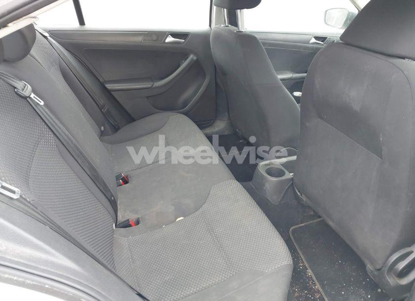 Photo 8 of 2013 Volkswagen Jetta 2.0L S (VIN 3VW1K7AJ3DM389862)