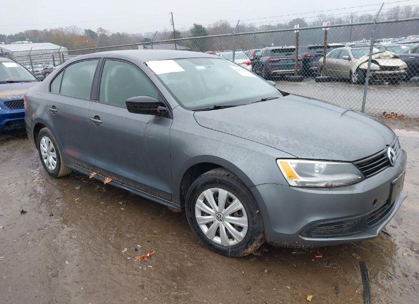 2013 Volkswagen Jetta 2.0L S (VIN 3VW1K7AJ4DM443461) main photo
