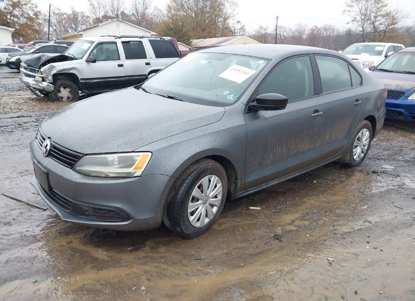Photo 2 of 2013 Volkswagen Jetta 2.0L S (VIN 3VW1K7AJ4DM443461)