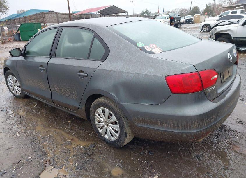 Photo 3 of 2013 Volkswagen Jetta 2.0L S (VIN 3VW1K7AJ4DM443461)