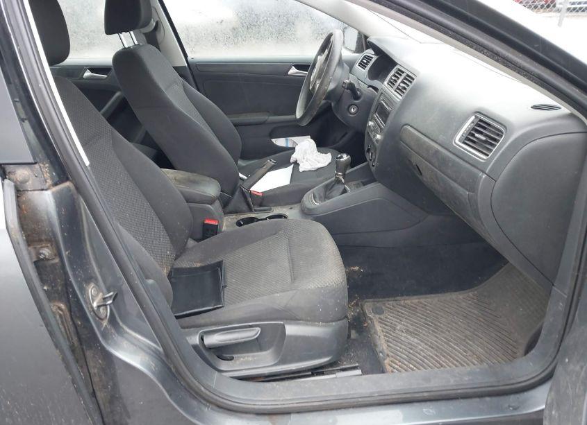 Photo 5 of 2013 Volkswagen Jetta 2.0L S (VIN 3VW1K7AJ4DM443461)