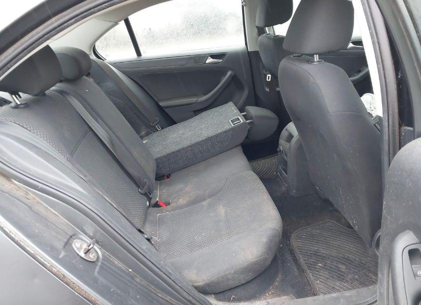 Photo 8 of 2013 Volkswagen Jetta 2.0L S (VIN 3VW1K7AJ4DM443461)