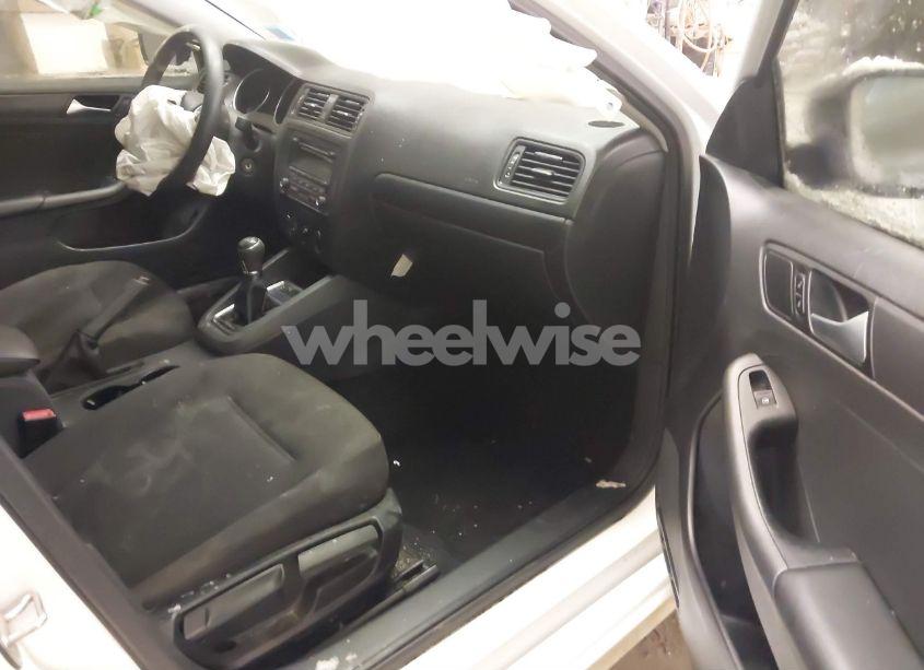 Photo 5 of 2015 Volkswagen Jetta 2.0L S (VIN 3VW1K7AJ4FM280524)