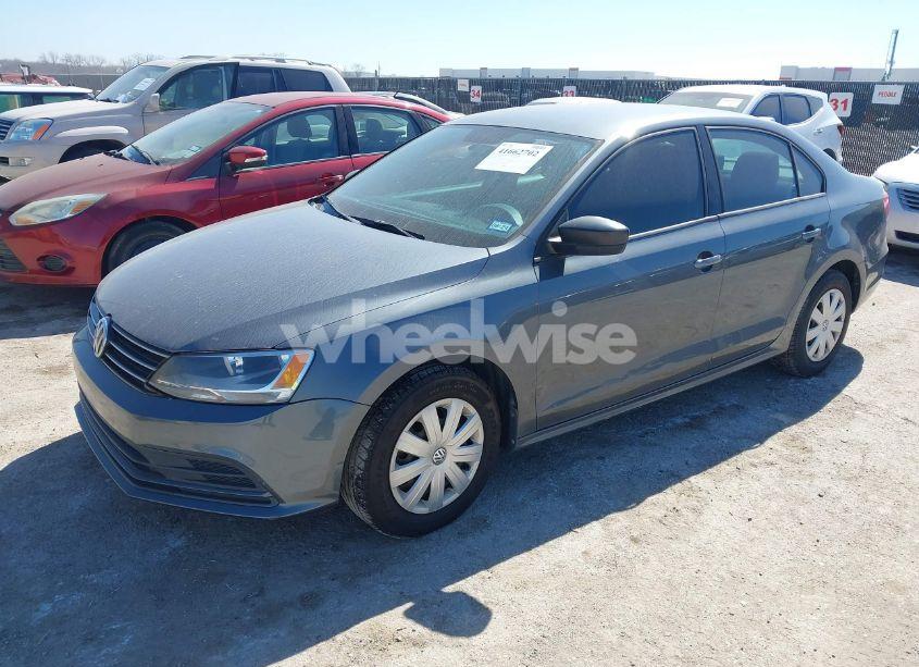 Photo 2 of 2015 Volkswagen Jetta 2.0L S (VIN 3VW1K7AJ4FM408423)