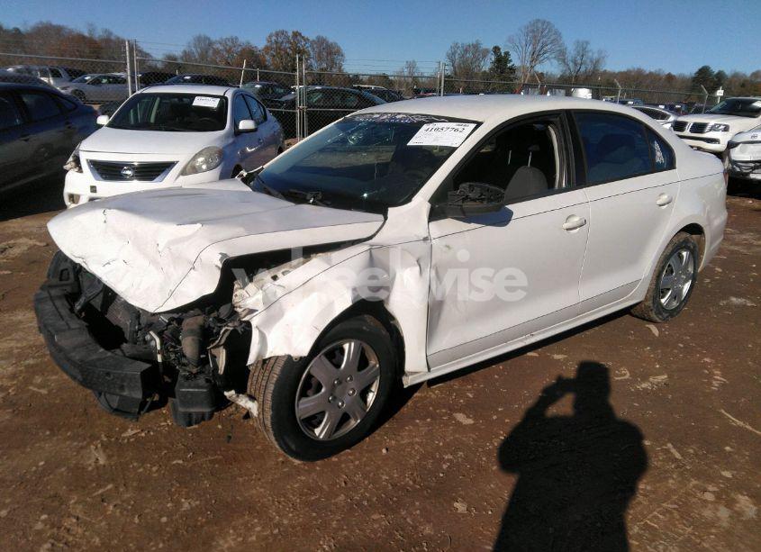 Photo 2 of 2011 Volkswagen Jetta 2.0L S (VIN 3VW1K7AJ6BM042846)