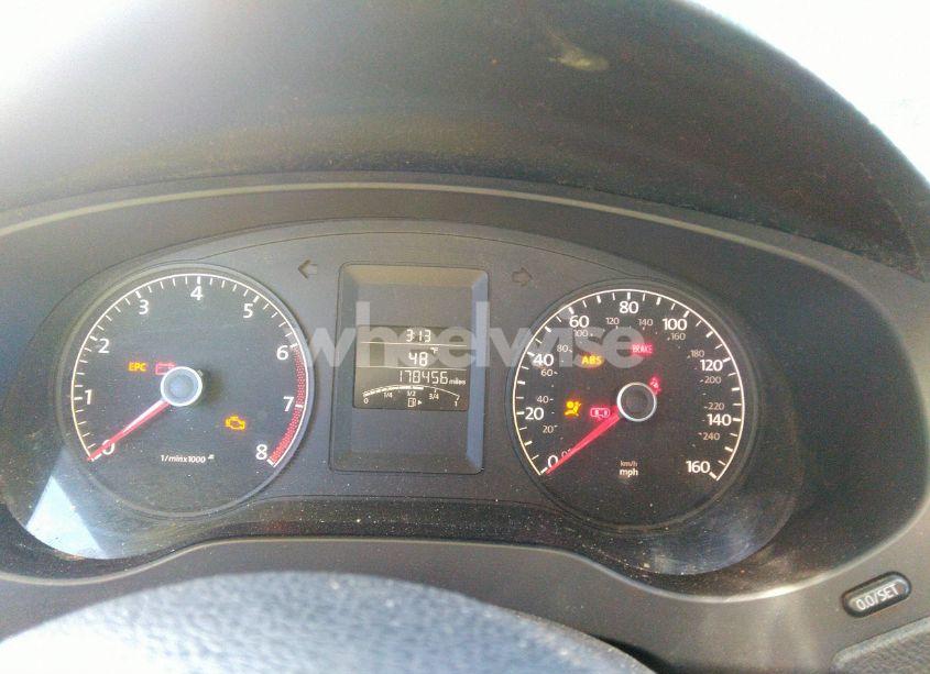 Photo 7 of 2011 Volkswagen Jetta 2.0L S (VIN 3VW1K7AJ6BM042846)