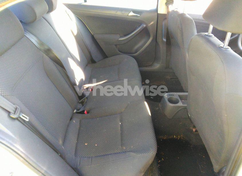 Photo 8 of 2011 Volkswagen Jetta 2.0L S (VIN 3VW1K7AJ6BM042846)