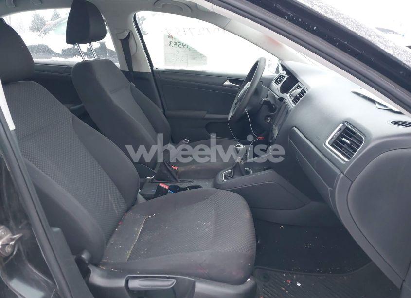 Photo 5 of 2012 Volkswagen Jetta 2.0L S (VIN 3VW1K7AJ6CM308237)