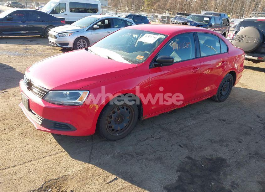 Photo 2 of 2013 Volkswagen Jetta 2.0L S (VIN 3VW1K7AJ6DM205711)