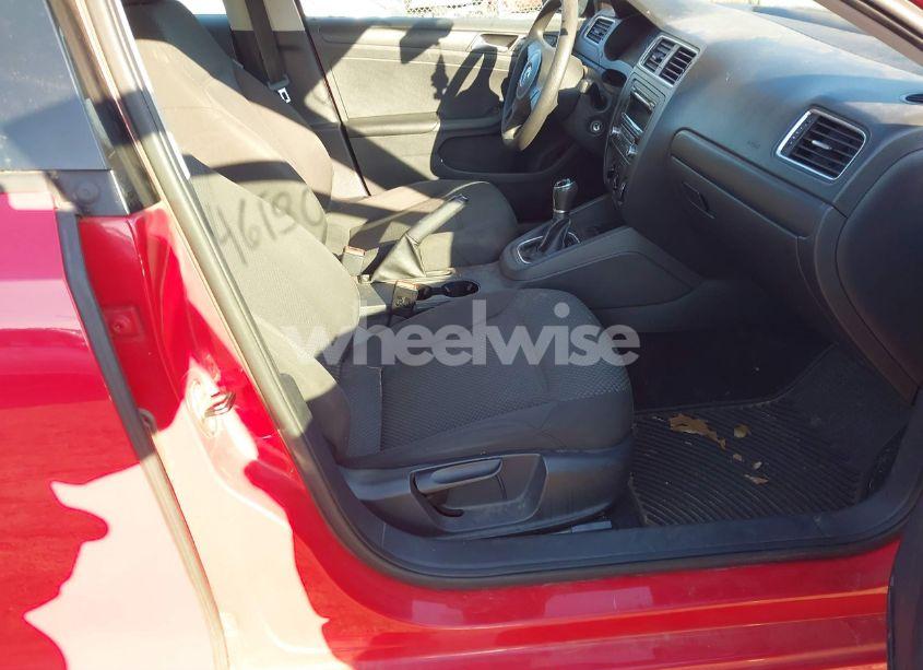 Photo 5 of 2013 Volkswagen Jetta 2.0L S (VIN 3VW1K7AJ6DM205711)