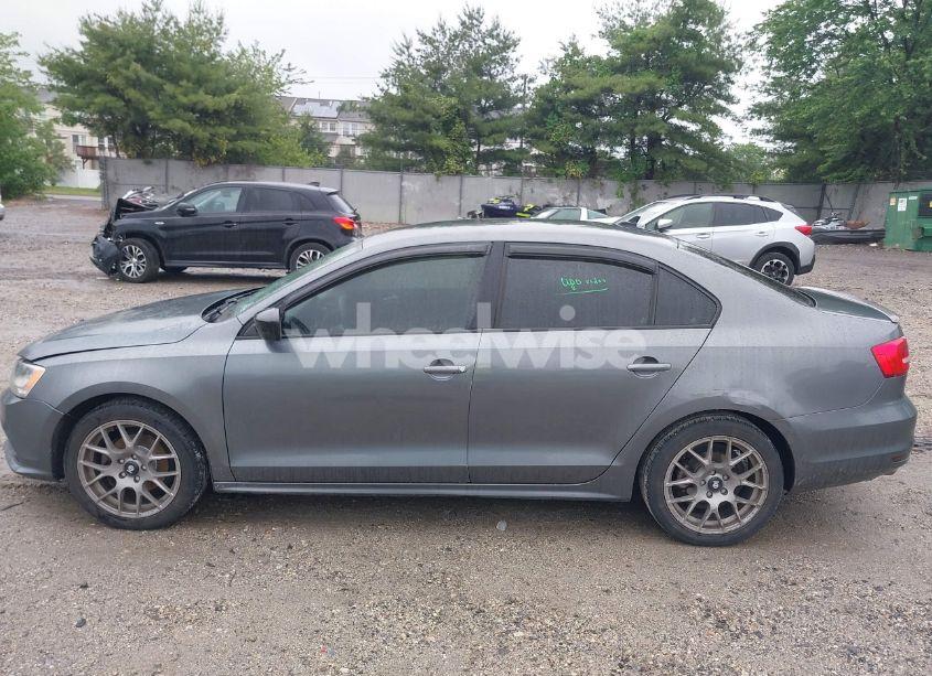 Photo 13 of 2015 Volkswagen Jetta 2.0L S (VIN 3VW1K7AJ6FM278824)