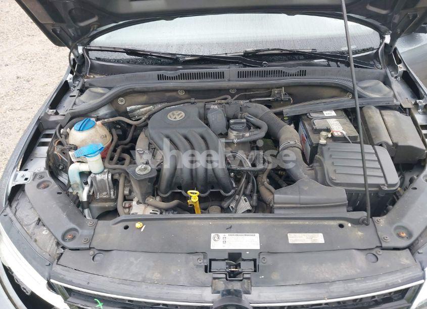 Photo 9 of 2015 Volkswagen Jetta 2.0L S (VIN 3VW1K7AJ6FM278824)