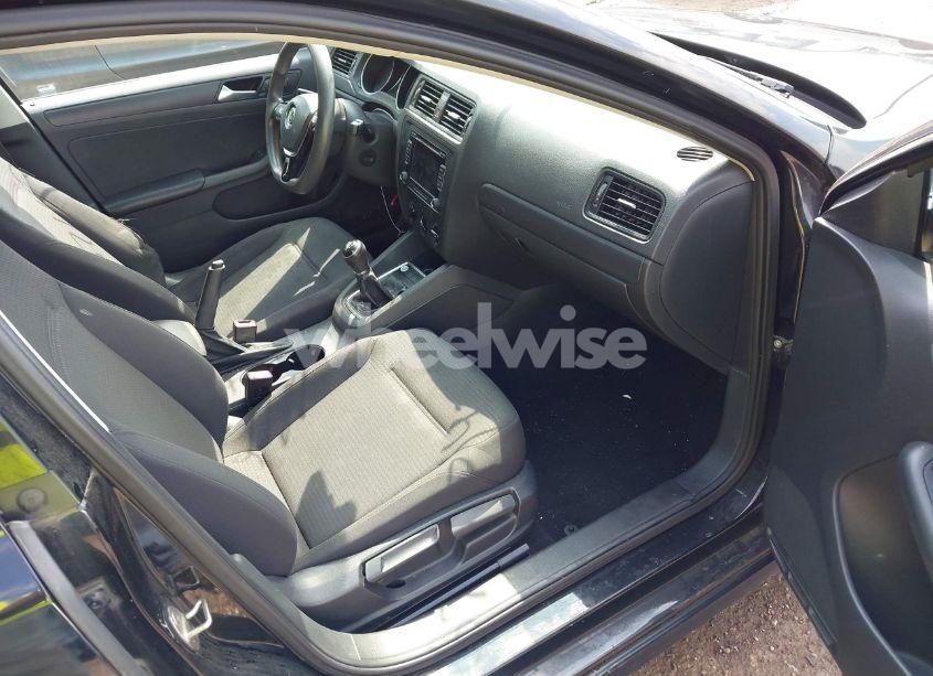 Photo 5 of 2015 Volkswagen Jetta 2.0L S (VIN 3VW1K7AJ6FM406785)