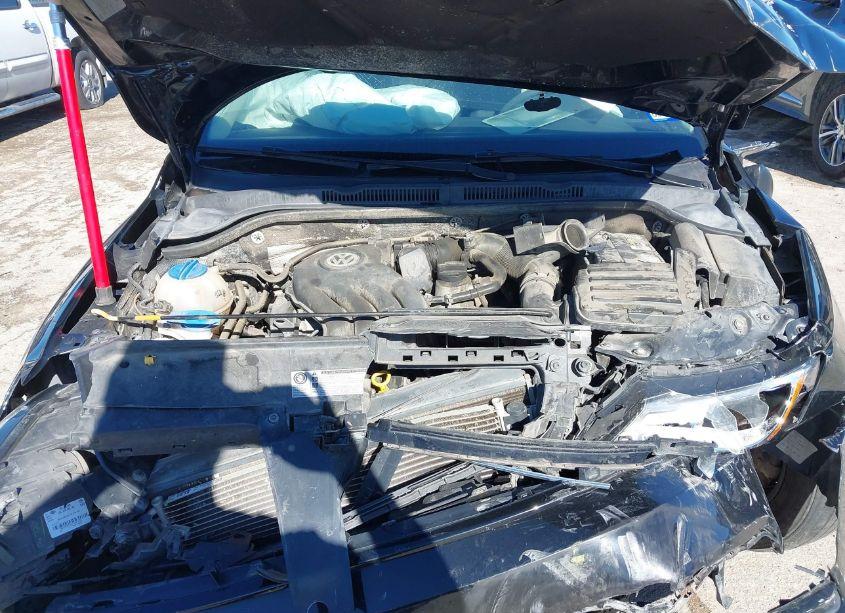 Photo 10 of 2015 Volkswagen Jetta 2.0L S (VIN 3VW1K7AJ6FM419830)