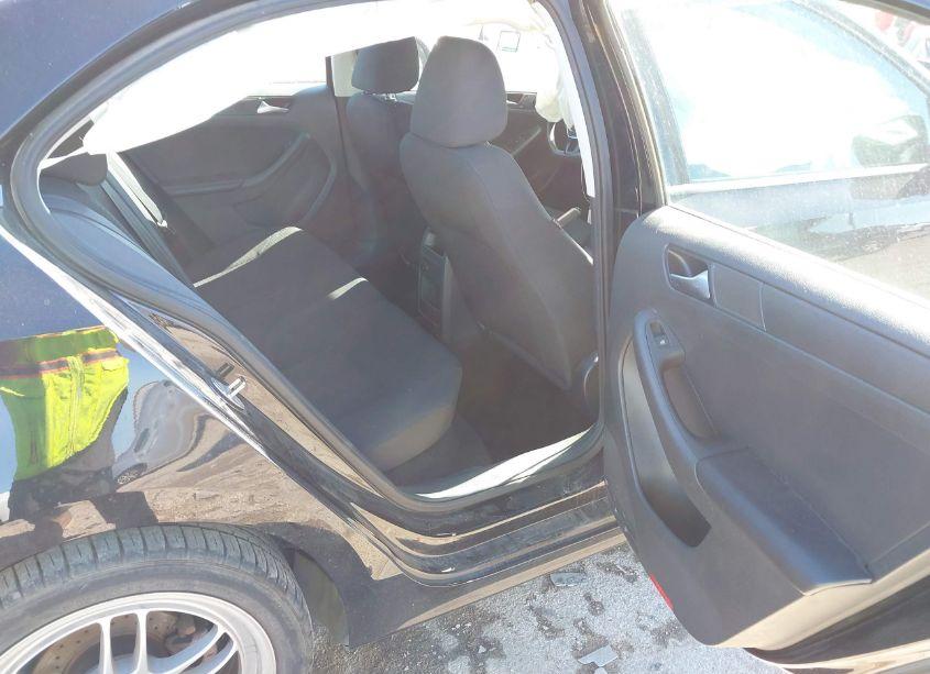 Photo 8 of 2015 Volkswagen Jetta 2.0L S (VIN 3VW1K7AJ6FM419830)