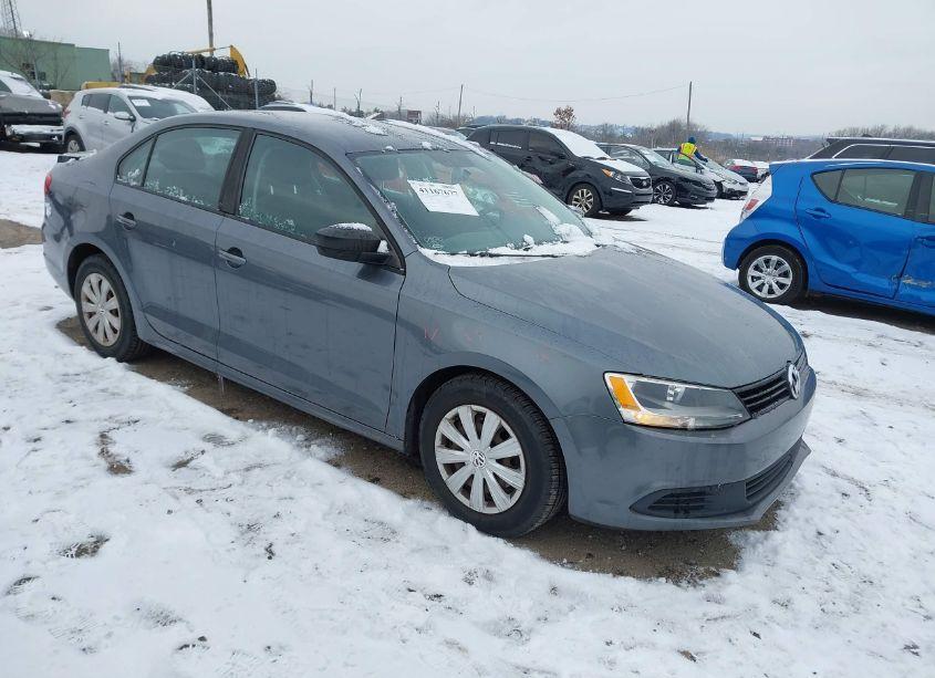 2011 Volkswagen Jetta 2.0L S (VIN 3VW1K7AJ7BM055735) main photo