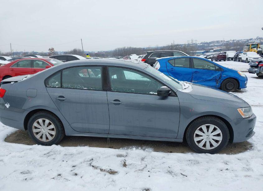 Photo 12 of 2011 Volkswagen Jetta 2.0L S (VIN 3VW1K7AJ7BM055735)