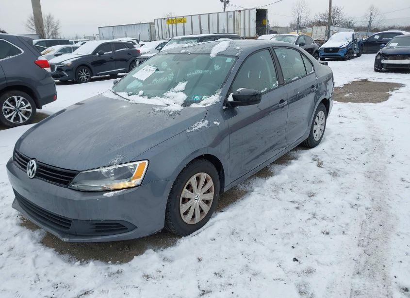 Photo 2 of 2011 Volkswagen Jetta 2.0L S (VIN 3VW1K7AJ7BM055735)