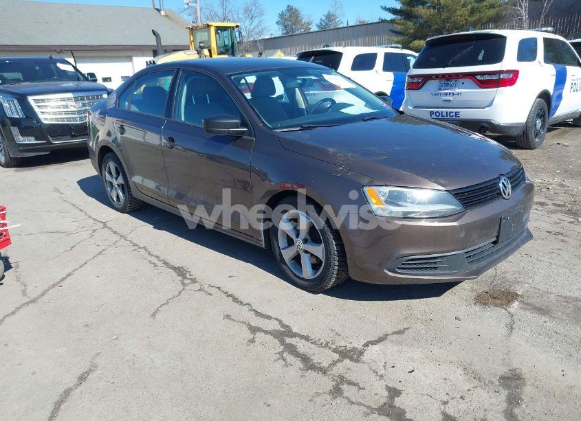 2011 Volkswagen Jetta 2.0L S (VIN 3VW1K7AJ7BM386671) main photo