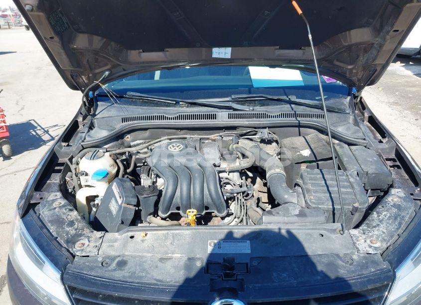 Photo 10 of 2011 Volkswagen Jetta 2.0L S (VIN 3VW1K7AJ7BM386671)