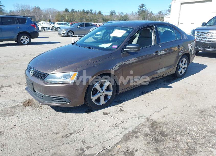 Photo 2 of 2011 Volkswagen Jetta 2.0L S (VIN 3VW1K7AJ7BM386671)