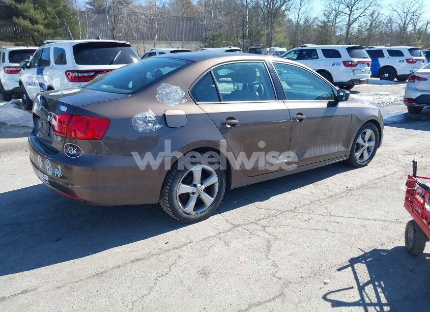 Photo 4 of 2011 Volkswagen Jetta 2.0L S (VIN 3VW1K7AJ7BM386671)